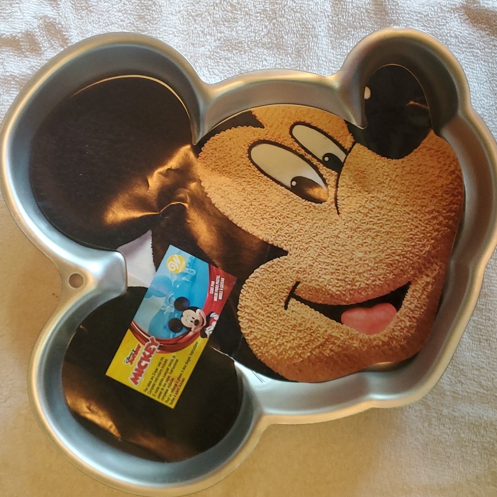 Wilton Mickey Mouse cake pan. Instructions included.